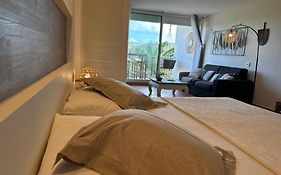 Reves De Tropiques - Grands Studios Avec Piscine Vue Ocean Acces Plage Direct